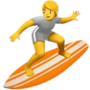 Personne faisant du surf